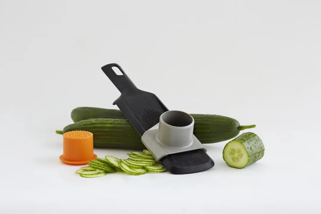 Fiskars Groentesnijder Mandoline - Vaatwasserbestendig - Zwart - afbeelding 2 van 5