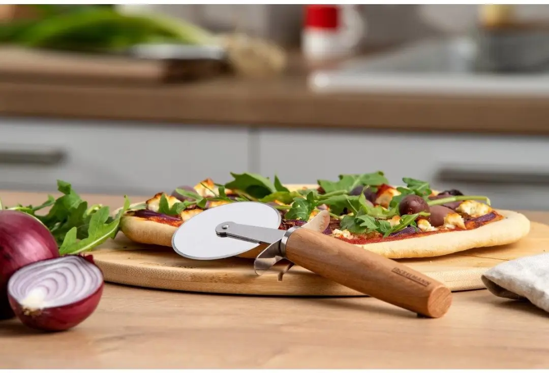 Fackelmann Pizza Roller 31cm - Houten Handvat