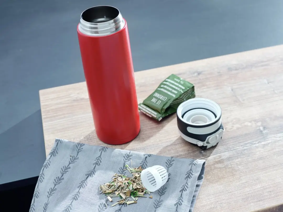 Leifheit Flip Thermosbeker 600ml - Rood - MPN 3273 - afbeelding 6 van 6