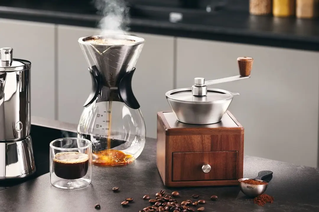 GEFU Giro Handmatige Koffiemolen - Walnoot