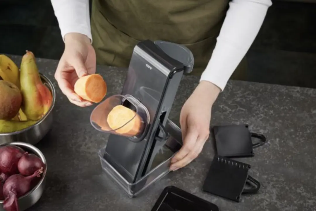 GEFU STANDO Mandoline G-89551 - Groentesnijder met opvangbak