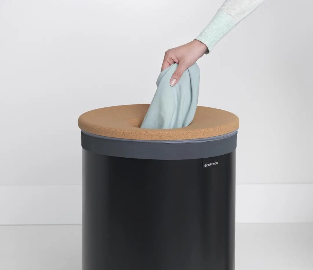 Brabantia Wasmand 60L Matt Black - met Kurken Deksel - afbeelding 6 van 6