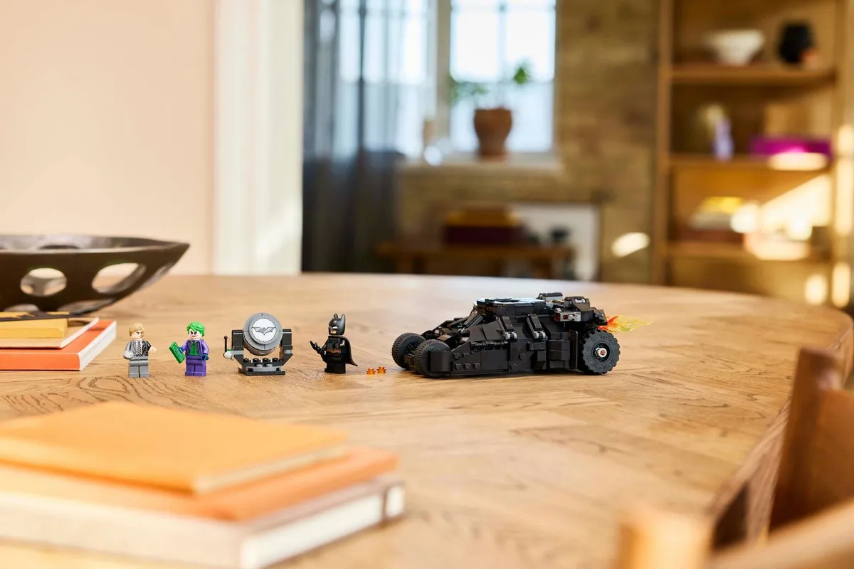 LEGO DC Batman Tumbler vs Two-Face & Joker 76303 - 429 Stukken