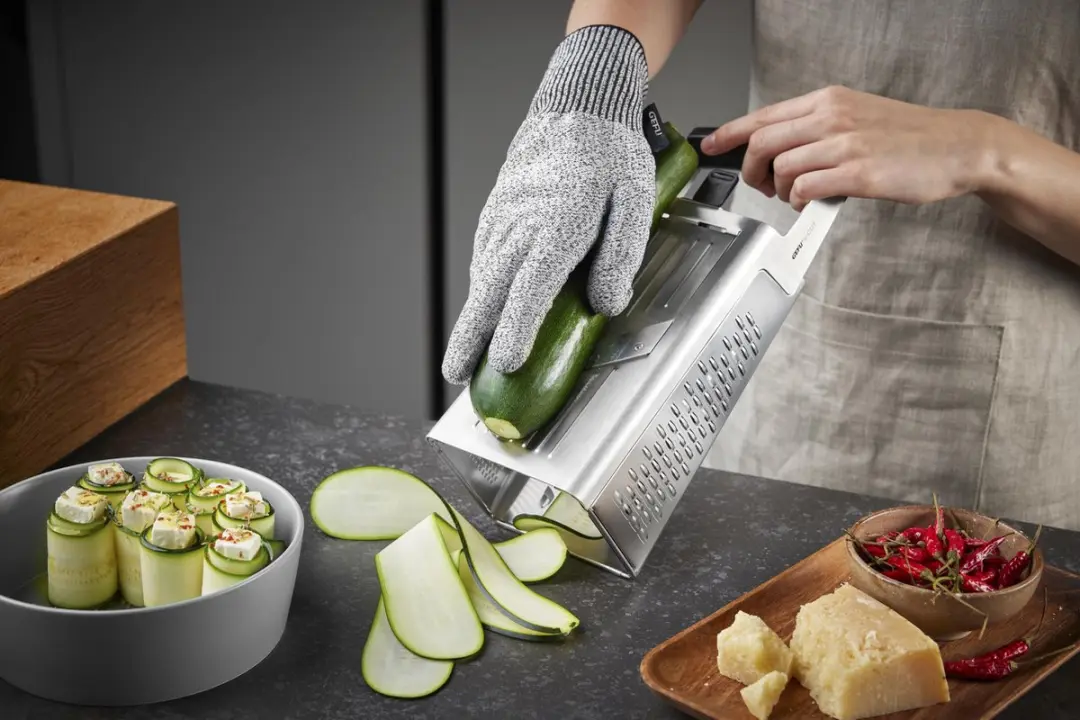 GEFU V-CUT 7-in-1 Blokrasp met Mandoline - Zilver/Zwart