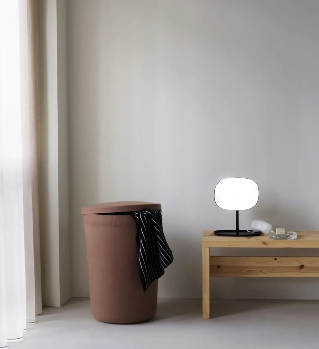 Normann Copenhagen Hide Wasmand - 46,5 cm - Bruin