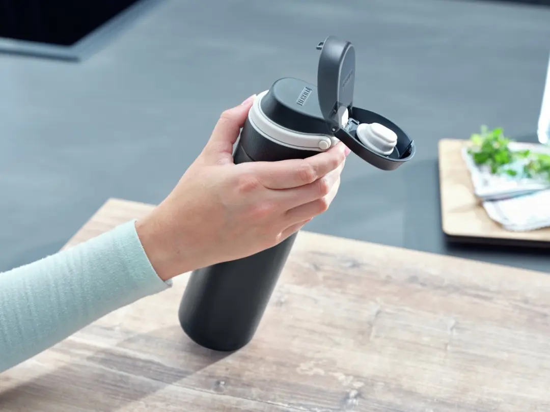 Leifheit Thermosbeker Flip 600ml - Zwart