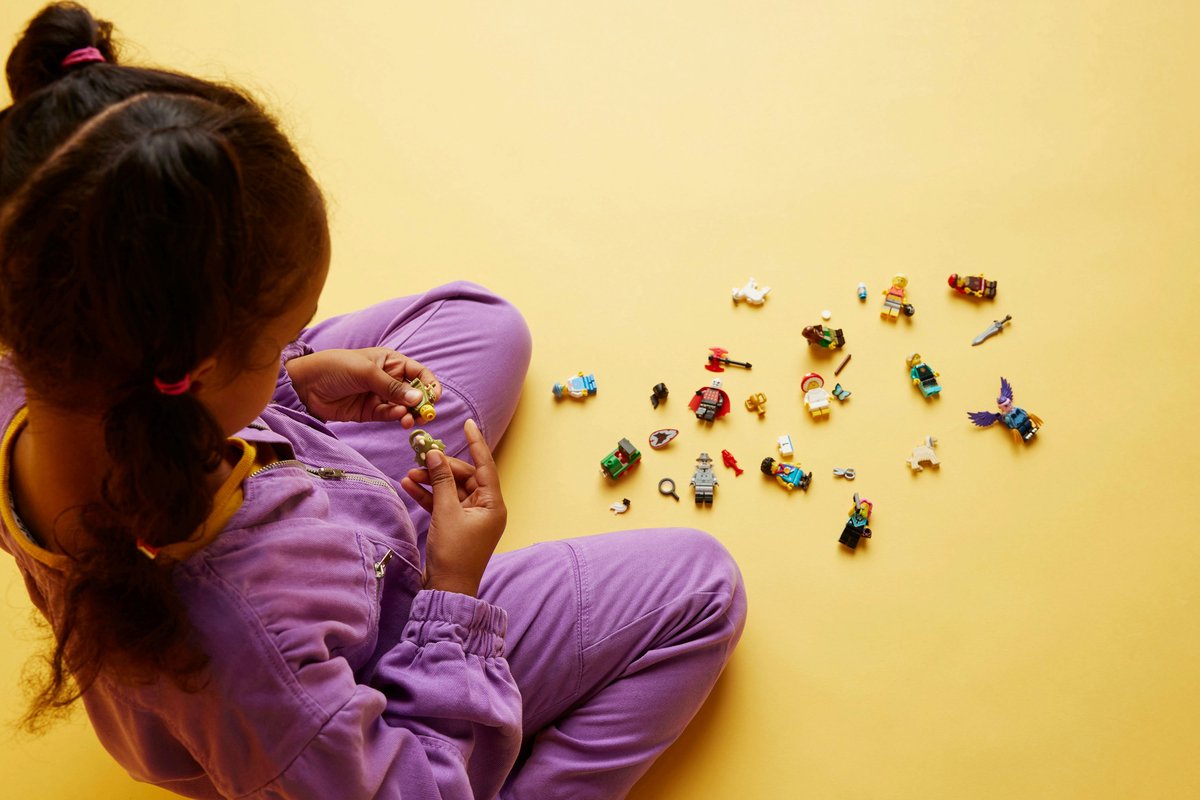 LEGO Minifiguren Serie 25, 1 van de 12 Willekeurige Verzamelfiguren - 71045