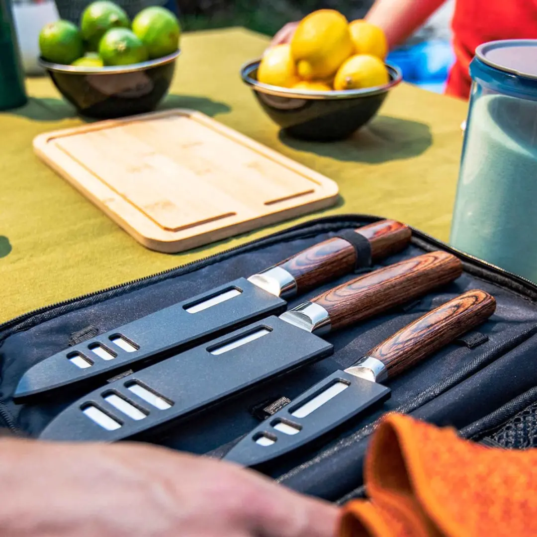 GSI Outdoors Rakau Messenset 3-delig - Houten snijplank & slijper - 6 Stuks