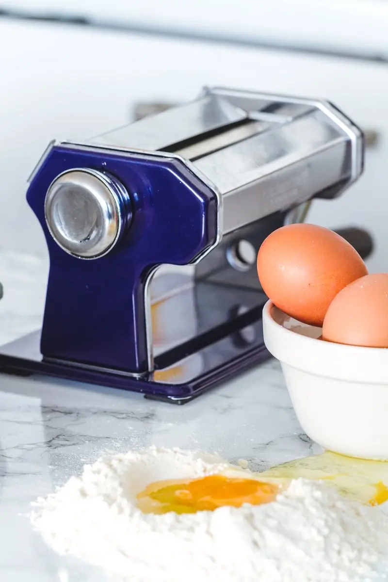 KitchenCraft World of Flavours Pastamachine - 9 Diktes - Blauw