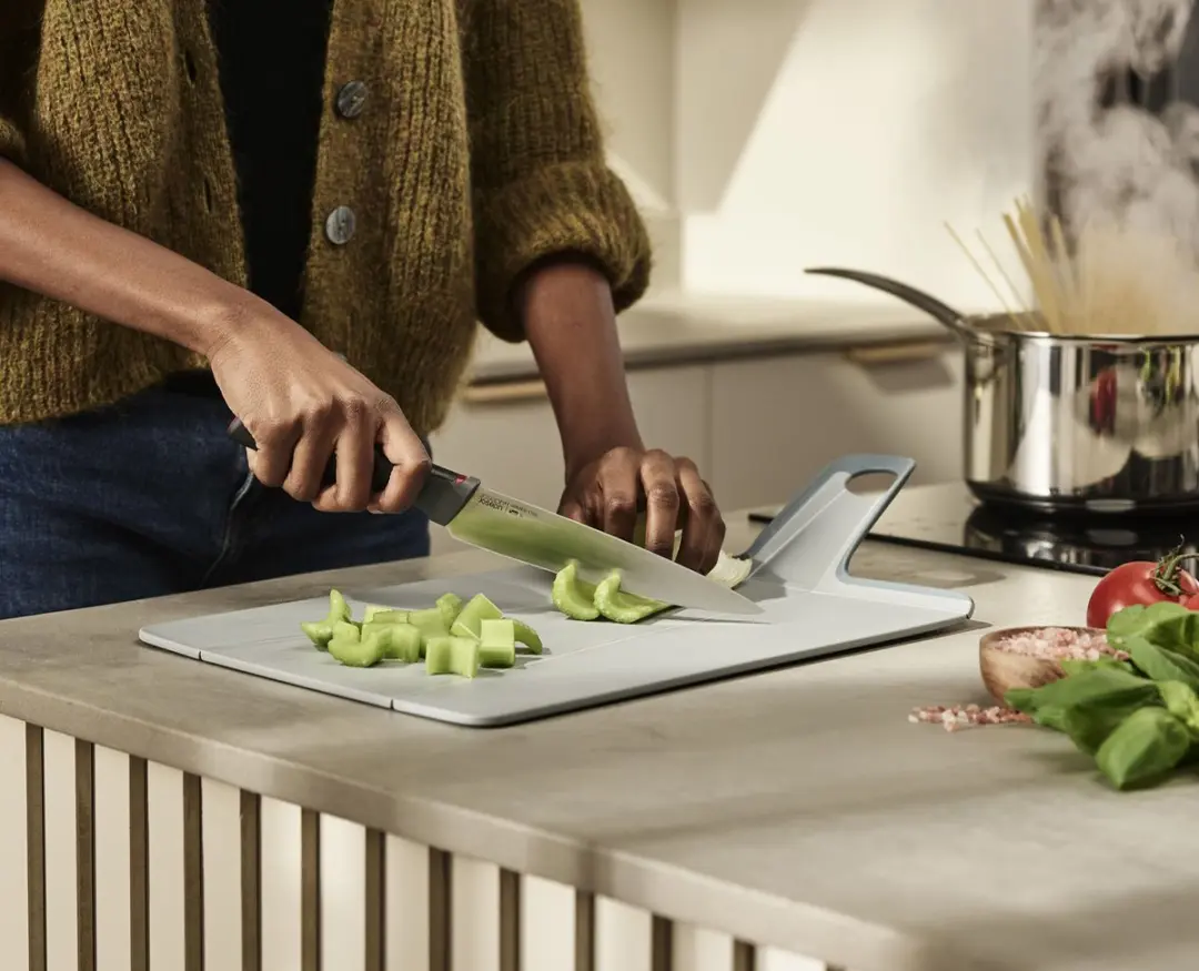 Joseph Joseph Chop2Pot Plus Snijplank Lichtblauw - Medium