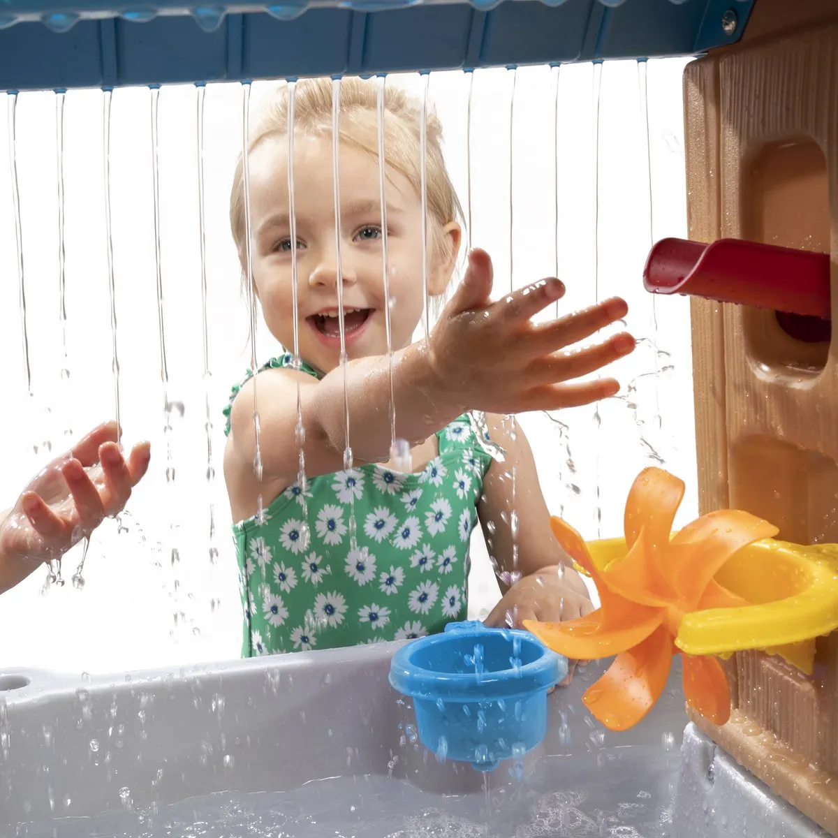 Step2 Rain Showers Splash Tub Watertafel - incl. accessoires - - Waterspeelgoed voor kind - Activiteitentafel met water voor de tuin / buiten