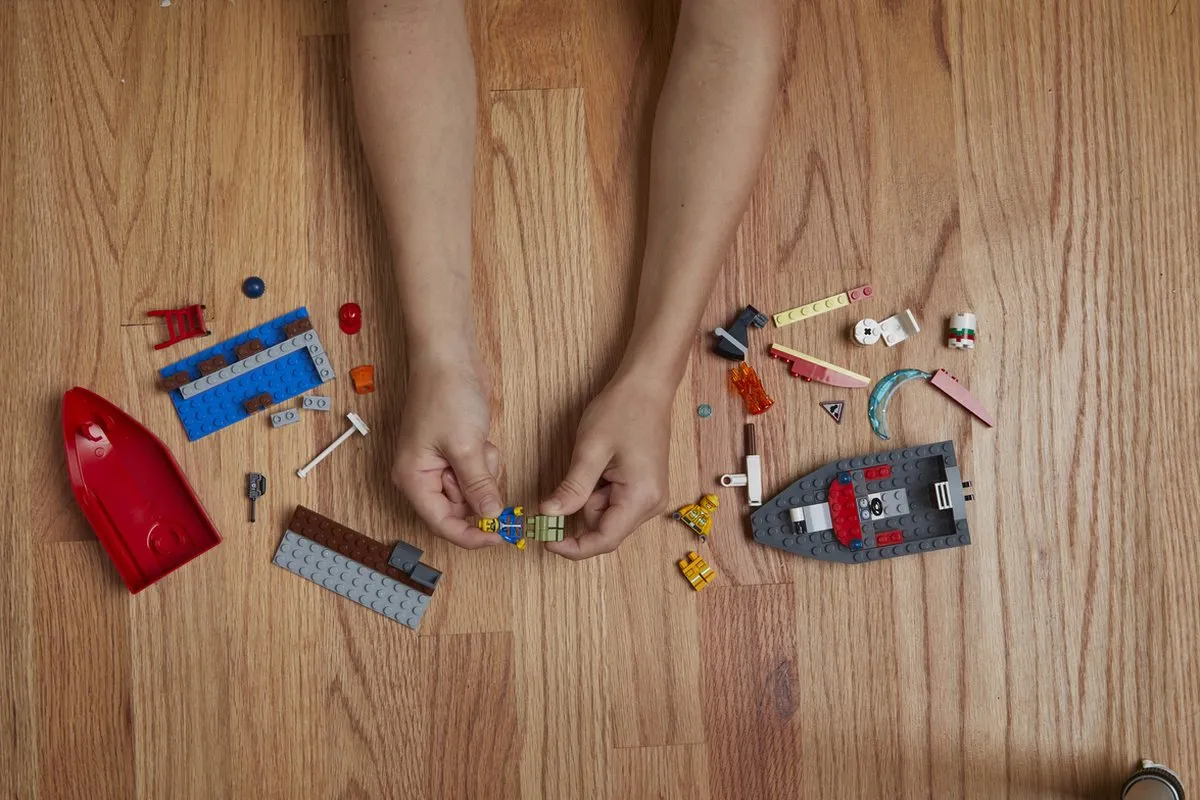 LEGO City Brand aan de Kade 60213 - 97 Stukken - 2 Minifiguren