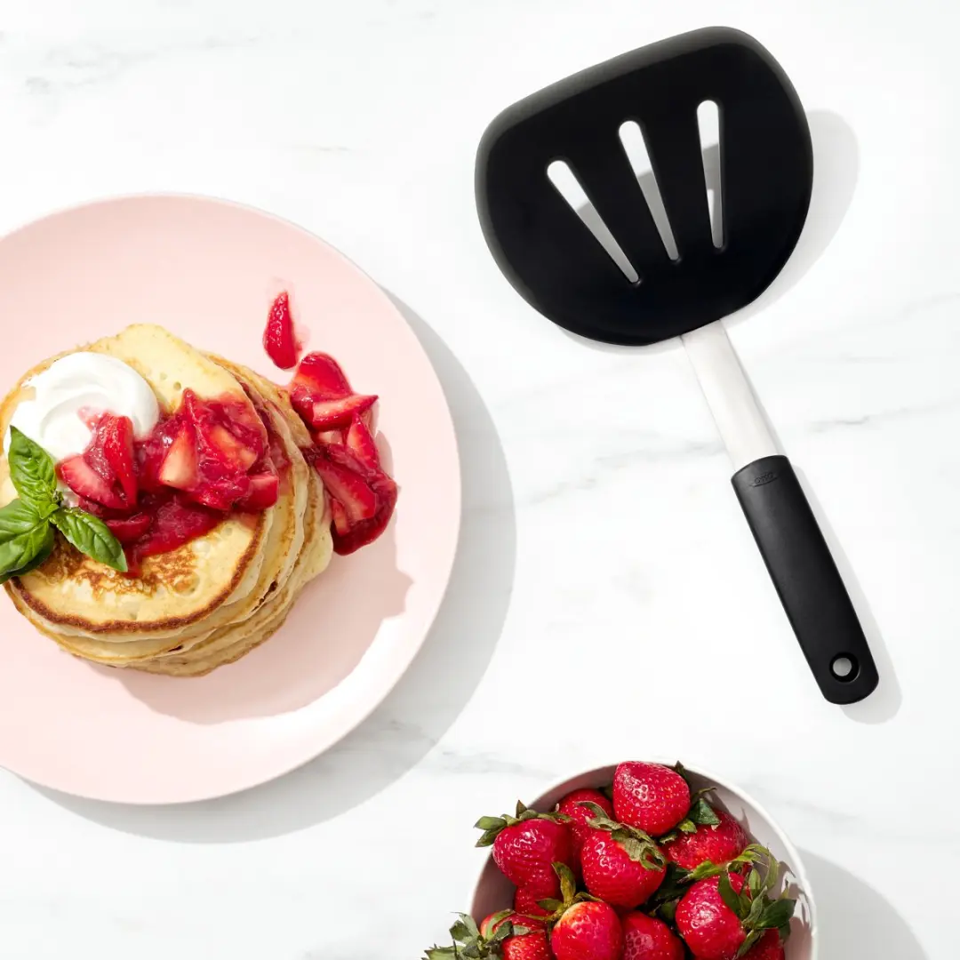 OXO Good Grips Pannenkoekspatel 30cm - Zwart