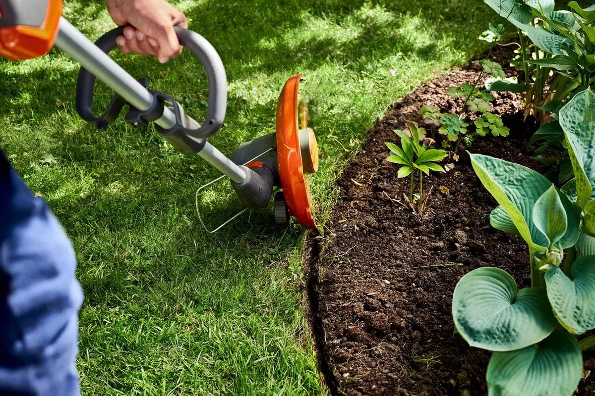 Husqvarna 110iL FLXi kanten trimmer met draaibare kop