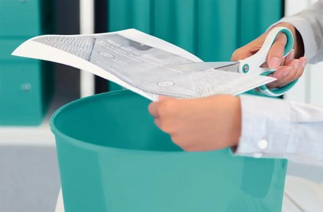 Leitz WOW Titanium Roestvrijstalen Schaar - IJsblauw