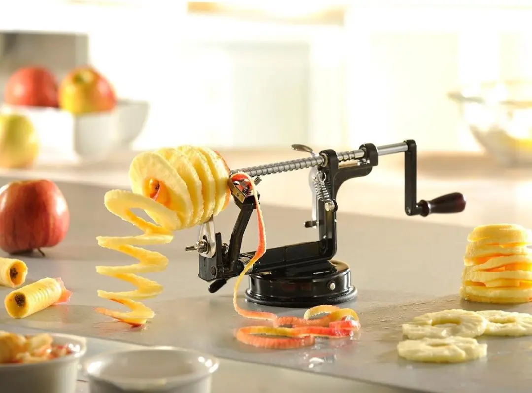 GEFU 3-in-1 Appelschiller - Appelsnijder & Ontkerner - Zwart