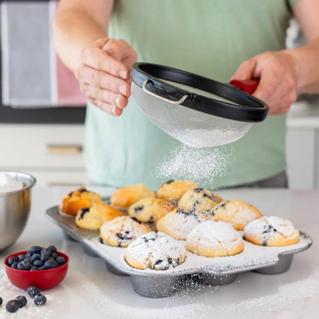 KitchenAid Zeef 17cm Rood
