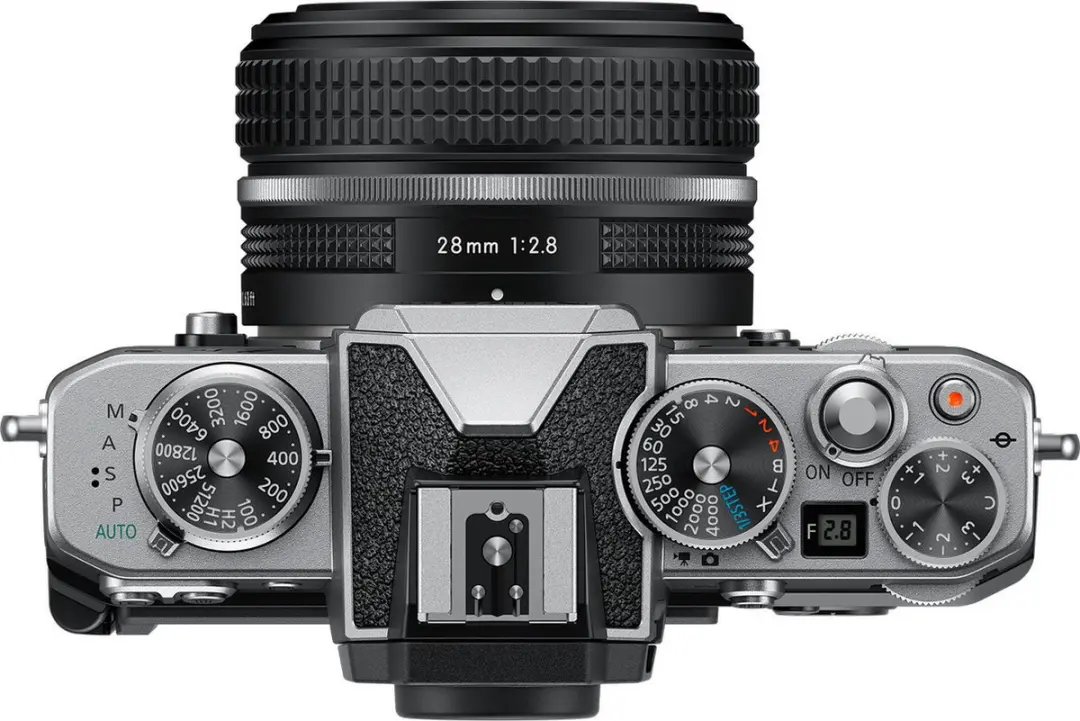 Nikon Z FC Kit VOA090K001 - 28mm f/2.8 SE - Zwart/Zilver