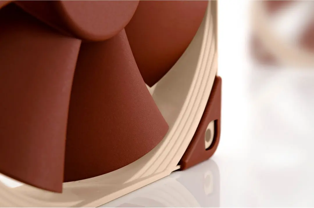 Noctua NF-F12 PWM Ventilator - Beige/Brown