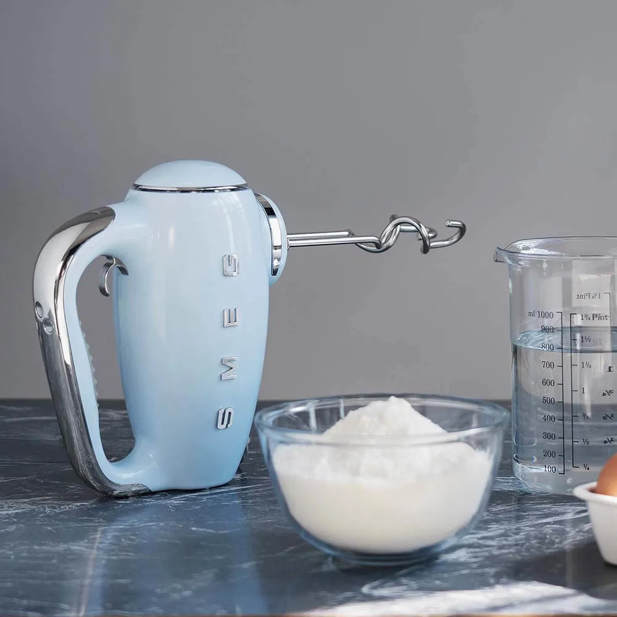 Smeg HMF01PBEU Handmixer - 250W - 9 Snelheden - Pastelblauw