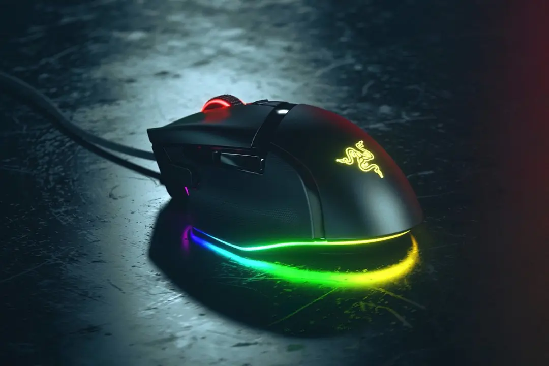 Razer Basilisk V3 RZ01-04000100-R3U1 Gamingmuis - 13 Knoppen - 26.000 DPI - Zwart