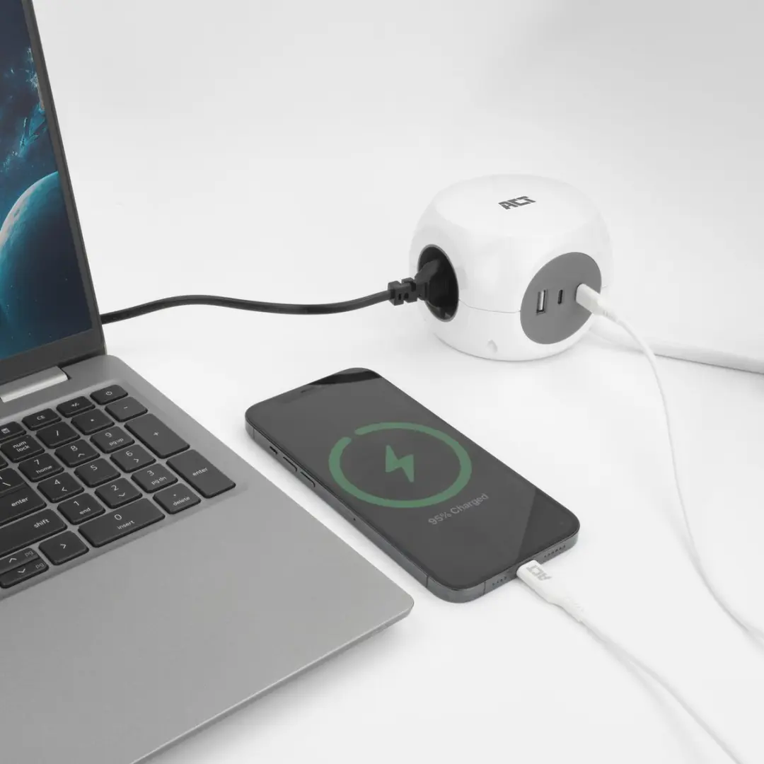 ACT AC2425 Stekkerdoos Kubus - 3 Stopcontacten 3840W - 3x USB-C/A 1,5m - Wit