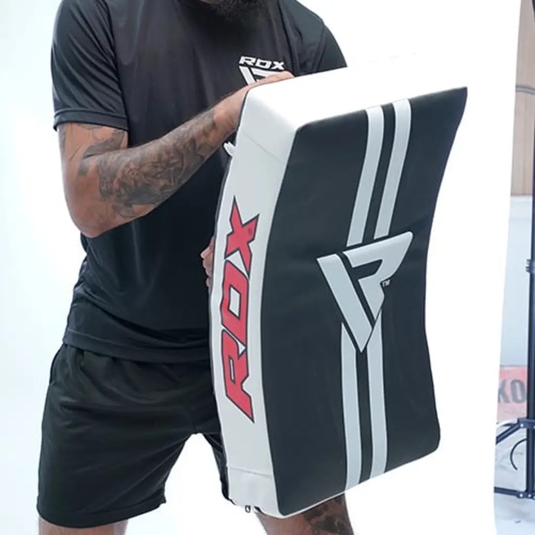 RDX Sports T1 Gel Padded Curved Kick Shield - Zwart