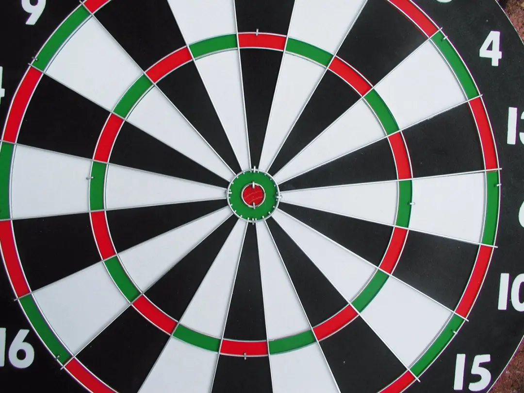 Equinox DA-12 Dartbord Kabinet Set - 42,7cm - 6 Pijlen