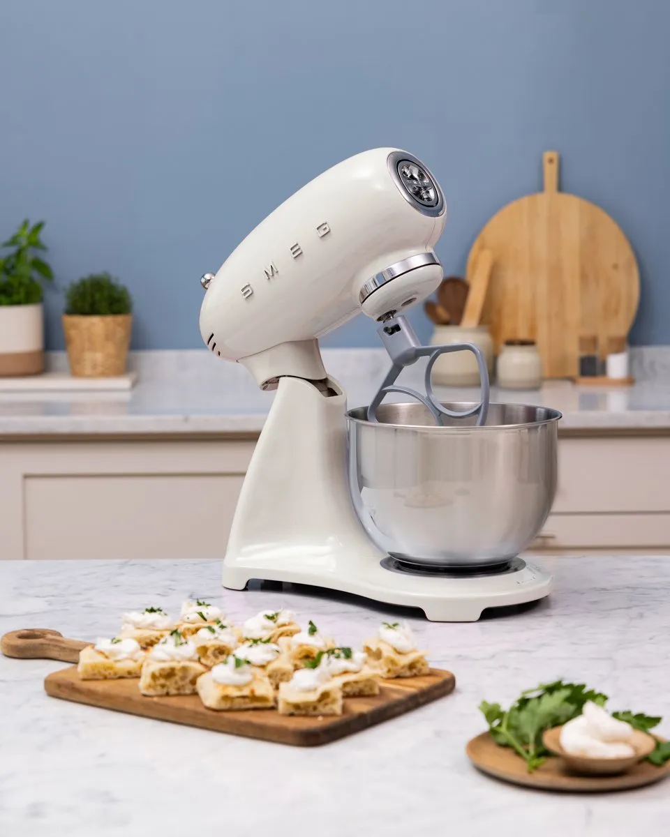 Smeg SMF05CREU Keukenmachine - 1000W - Crème