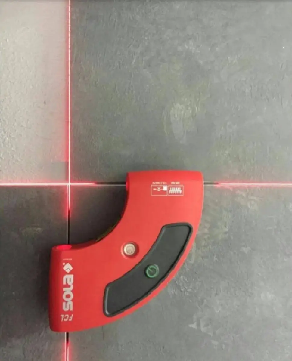 Sola FCL Floorcross Lijnlaser 71015601 - 10m - Rood - afbeelding 2 van 3