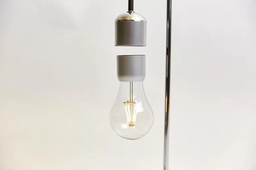 Allocacoc Zwevende Magnetische LED Lamp - Hout/Metalen Kap 11cm