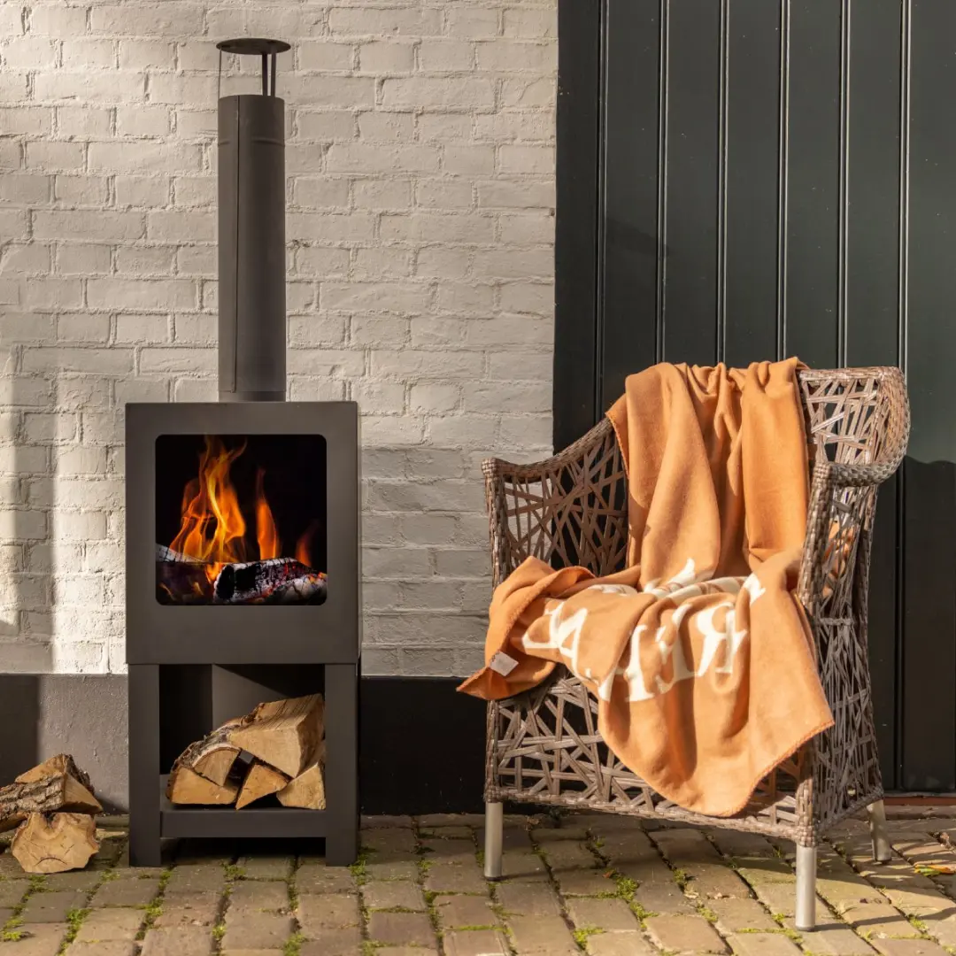 Esschert Design Buitenkachel met Houtopslag - Zwart - afbeelding 6 van 6