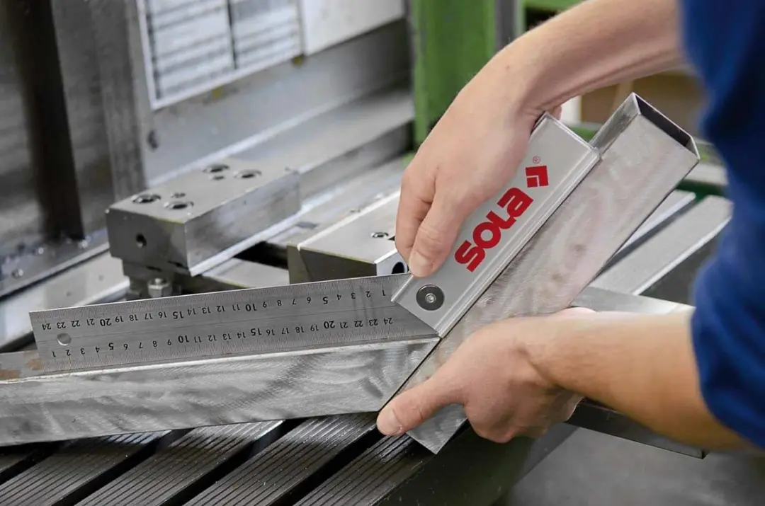 Sola Quattro RVS Verstelbare Winkelhaak 25cm - Zilver