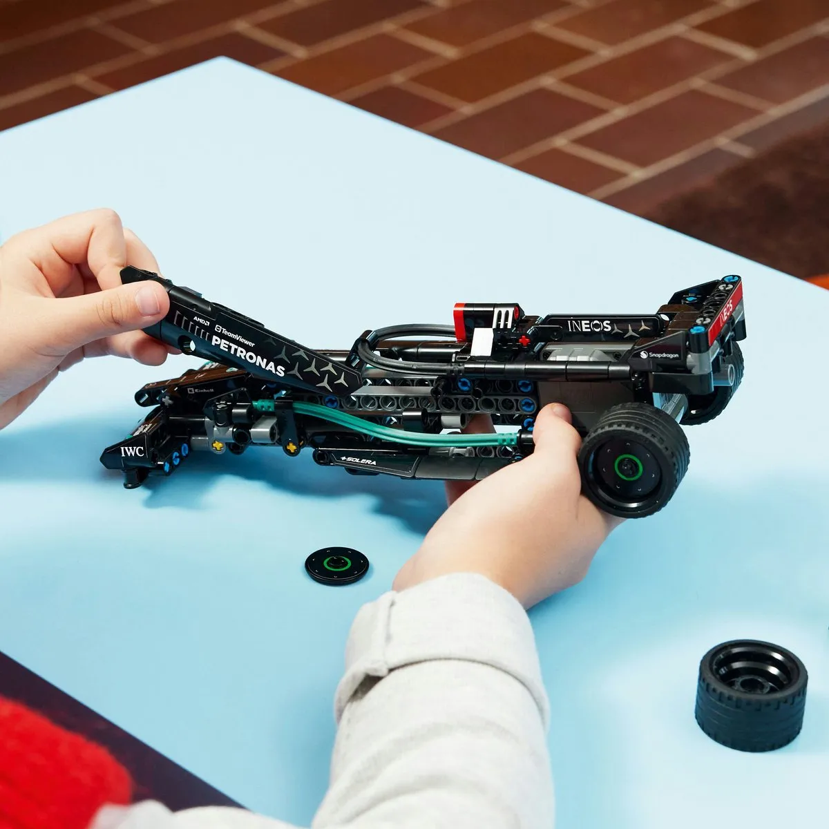 LEGO Technic Mercedes-AMG F1 W14 E Performance 42165 - 240 Stukken