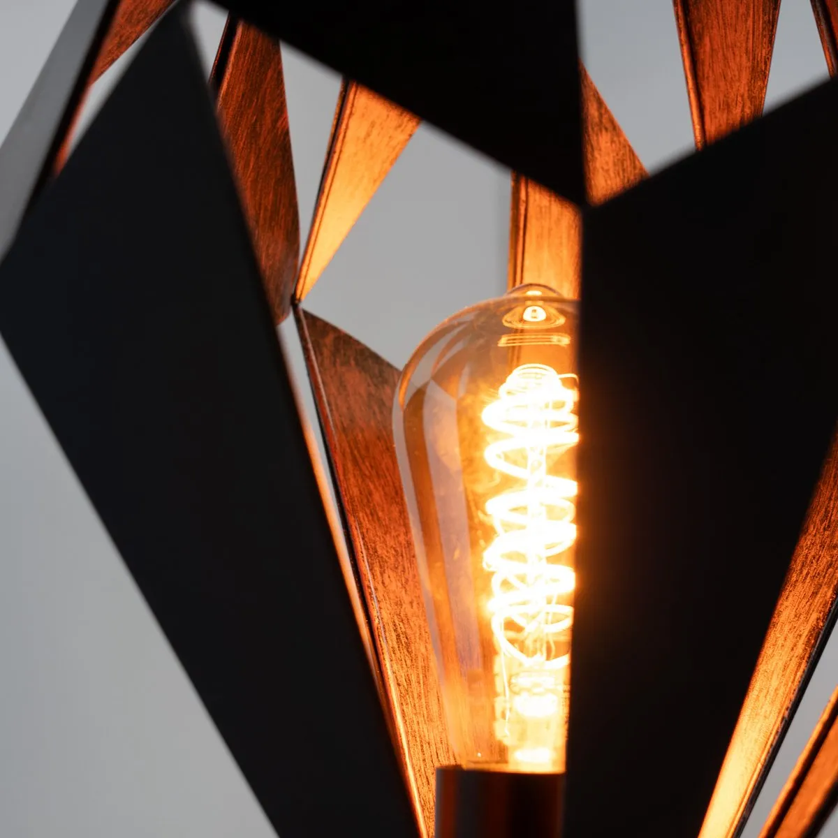 Eglo Carlton 1 Vloerlamp - 152,5 cm - Zwart/Koper