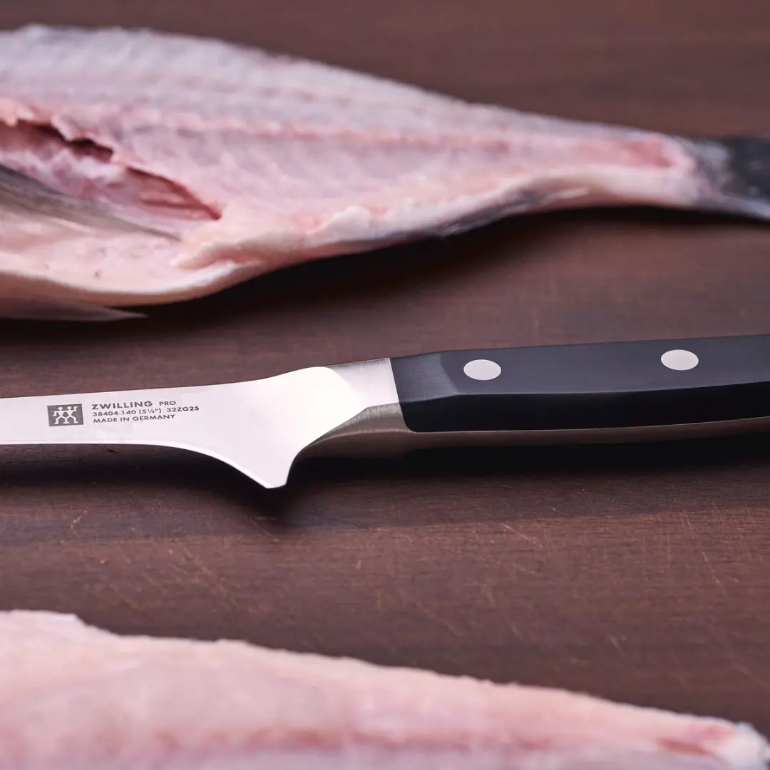 Zwilling Kitchen Uitbeenmes 14cm - Zwart