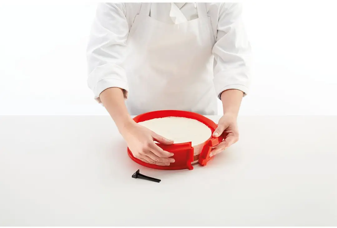 Lékué Springvorm Rond Keramisch Bord 23cm - Rood - afbeelding 6 van 6