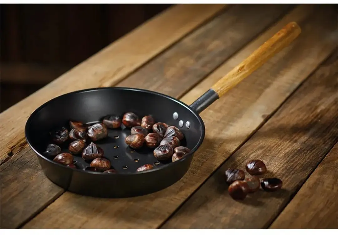 KitchenCraft Chestnut Roaster 27cm - Koolstofstaal - Zwart