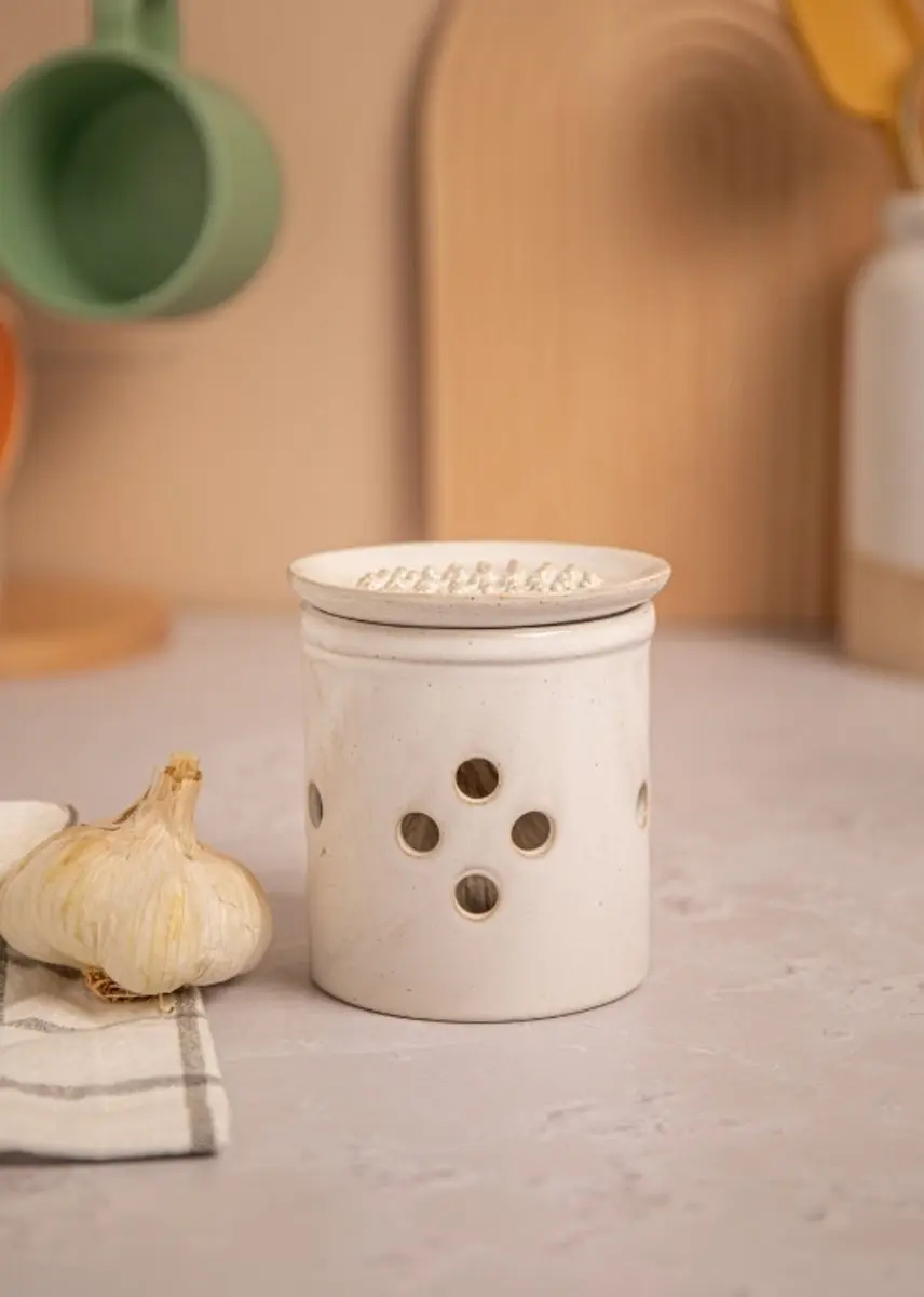 KitchenCraft Knoflookpot met Rasp 10x9cm - Keramiek Wit