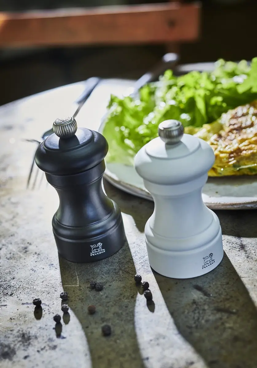 Peugeot Bistro Peper- en Zoutmolen 10cm - Mat Zwart/Wit - Beukenhout - afbeelding 6 van 6