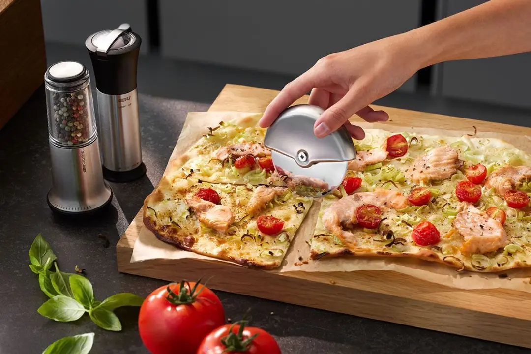 GEFU Monza Pizzasnijder RVS - Met Handgreep