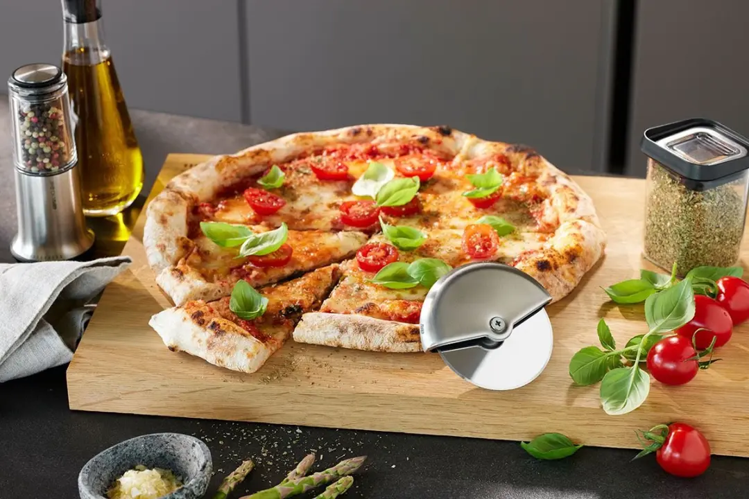 GEFU Monza Pizzasnijder RVS - Met Handgreep
