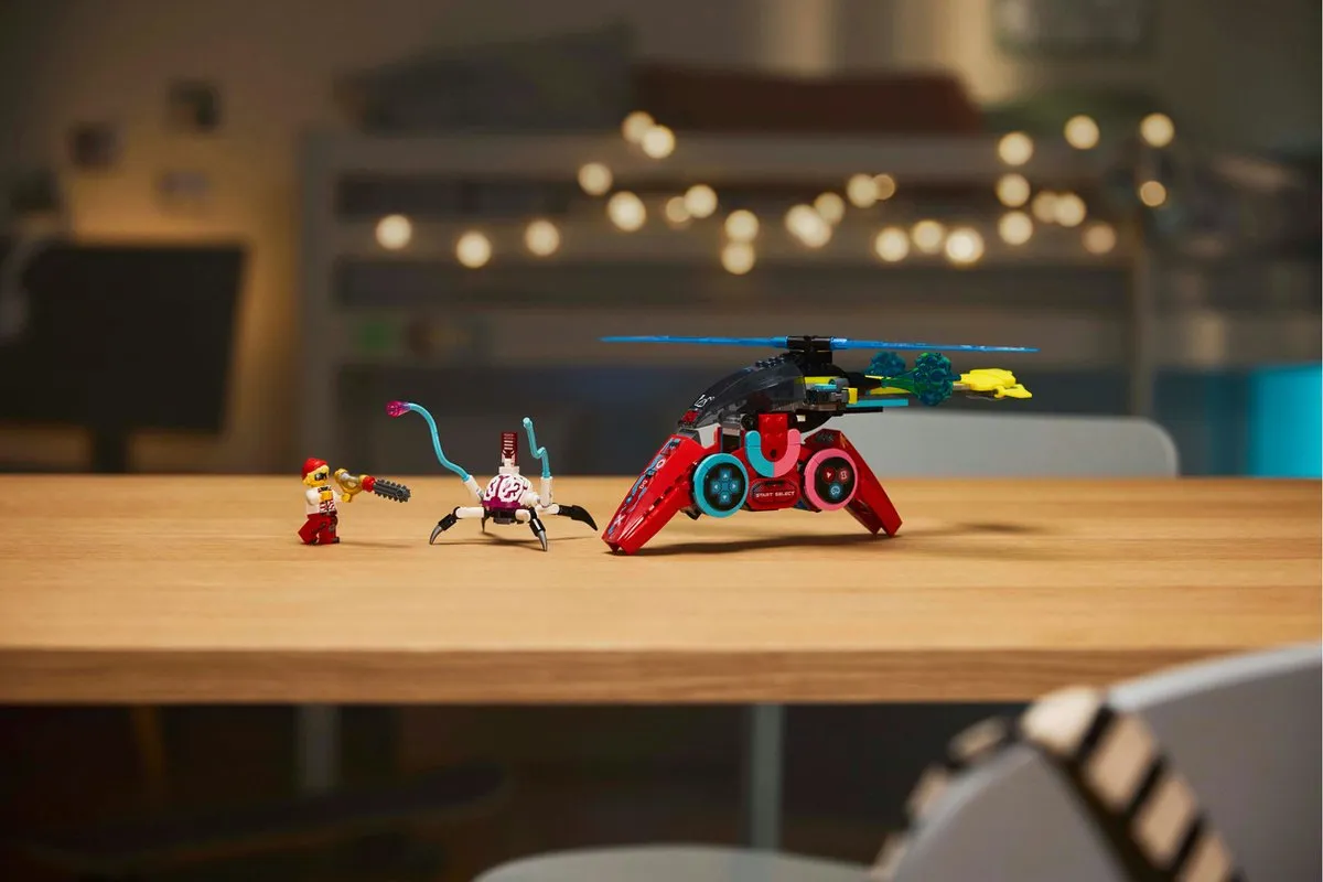 LEGO DreamZzz Coopers Controllervliegtuig 2-in-1 71489 - 266 Stukken - afbeelding 4 van 6
