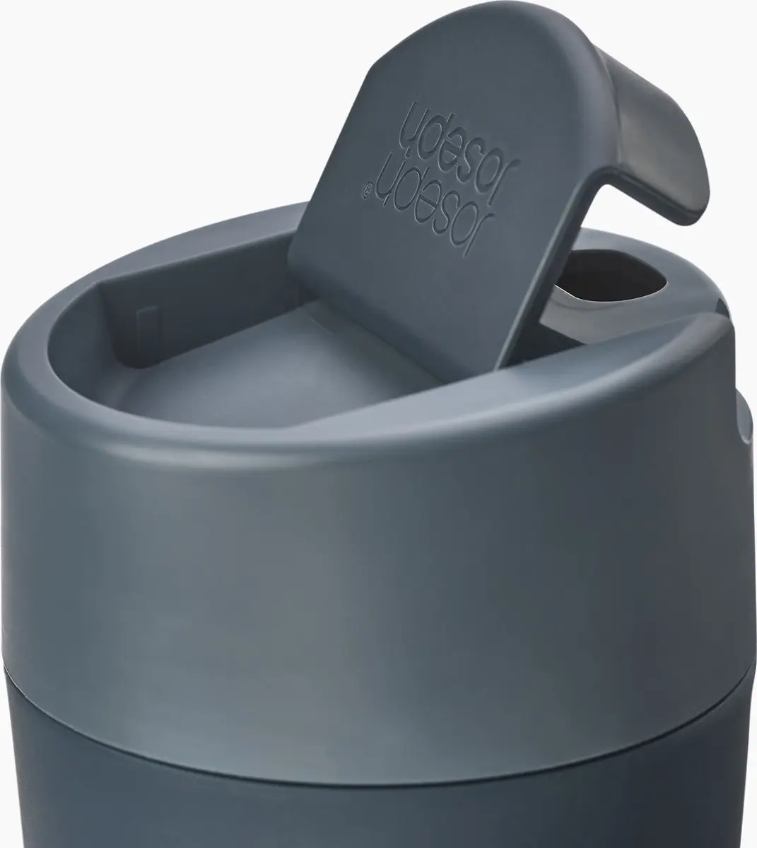 Joseph Joseph Flip Top Drinkbeker 454ml - Blauw - afbeelding 6 van 6