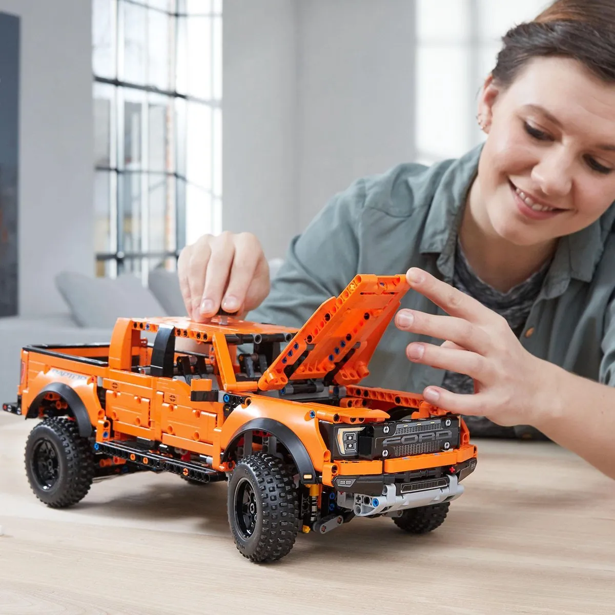 LEGO Technic Ford F-150 Raptor 42126 - 1379 Stukken - Oranje