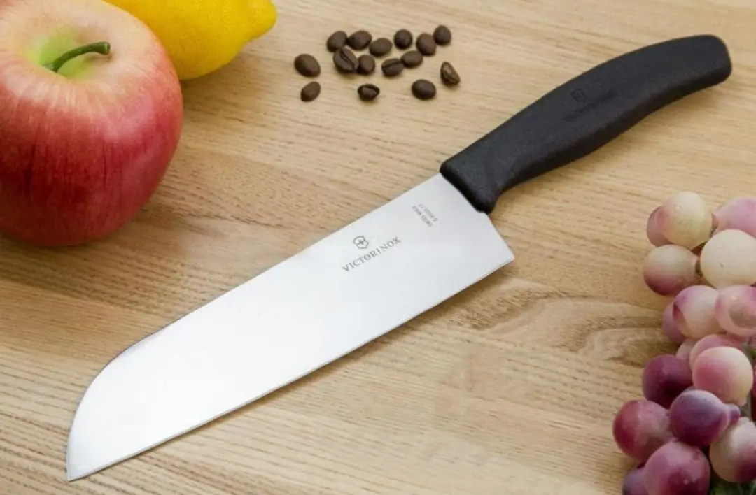 Victorinox Santokumes Fibrox 17cm - Zwart