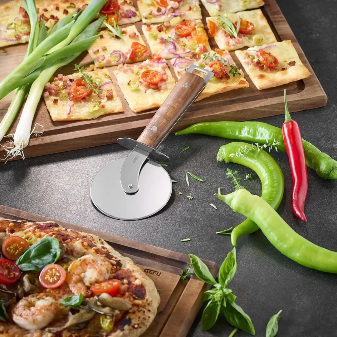 GEFU Madero Pizzasnijder - RVS/Walnoot