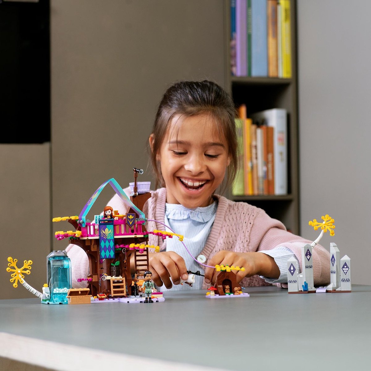 LEGO Disney Frozen 2 Betoverde Boomhut - 41164