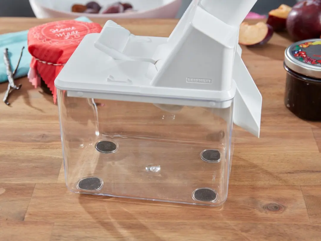 Leifheit Comfortline Pruimenontpitter Automaat - RVS - Wit - afbeelding 6 van 6