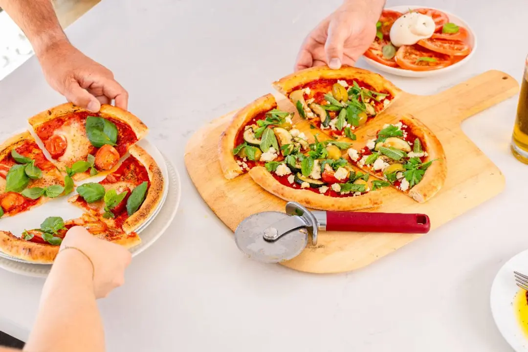 KitchenAid Pizzasnijder 23,5cm - Rood